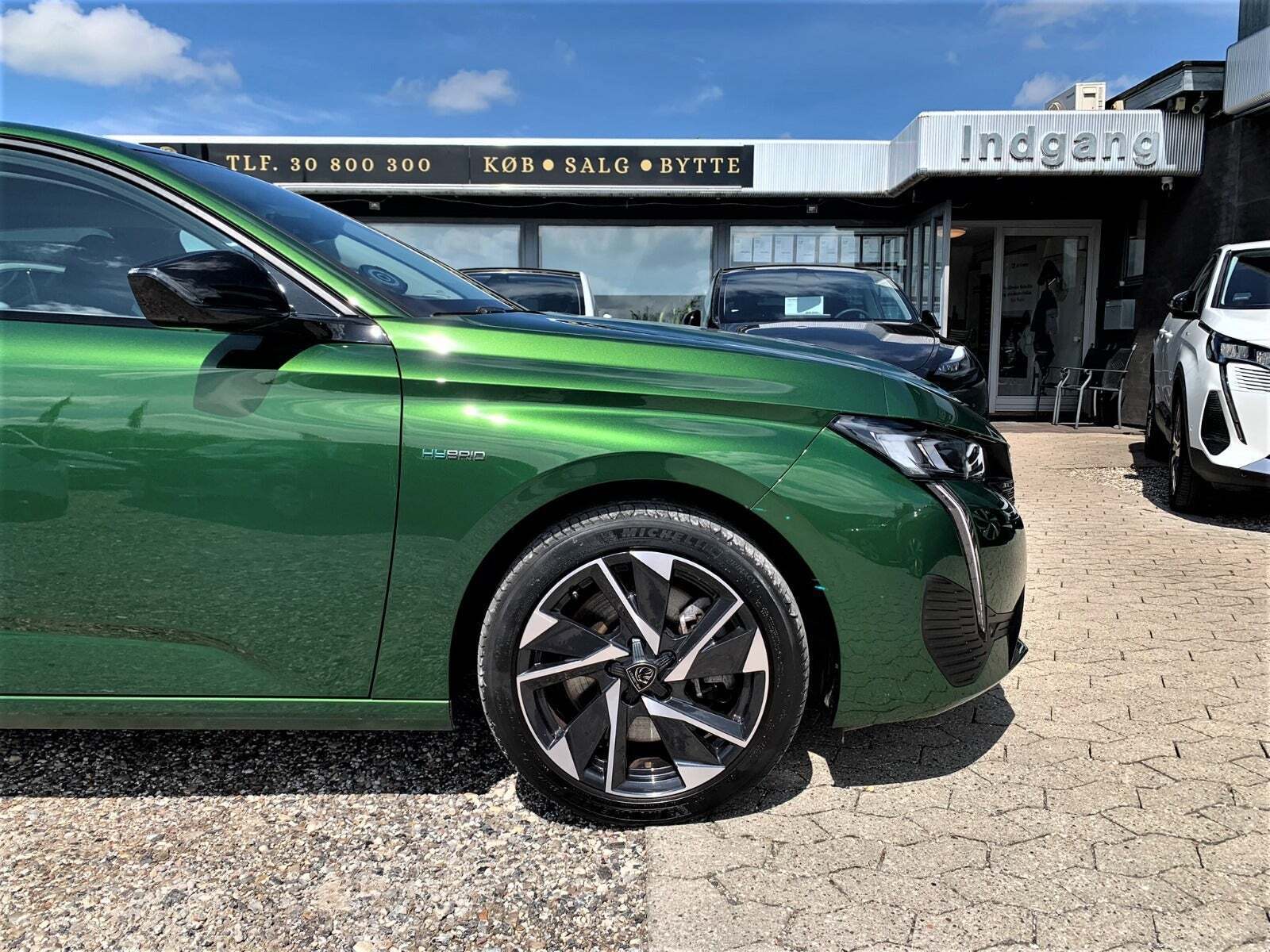 Grøn Peugeot 308 fra 2022