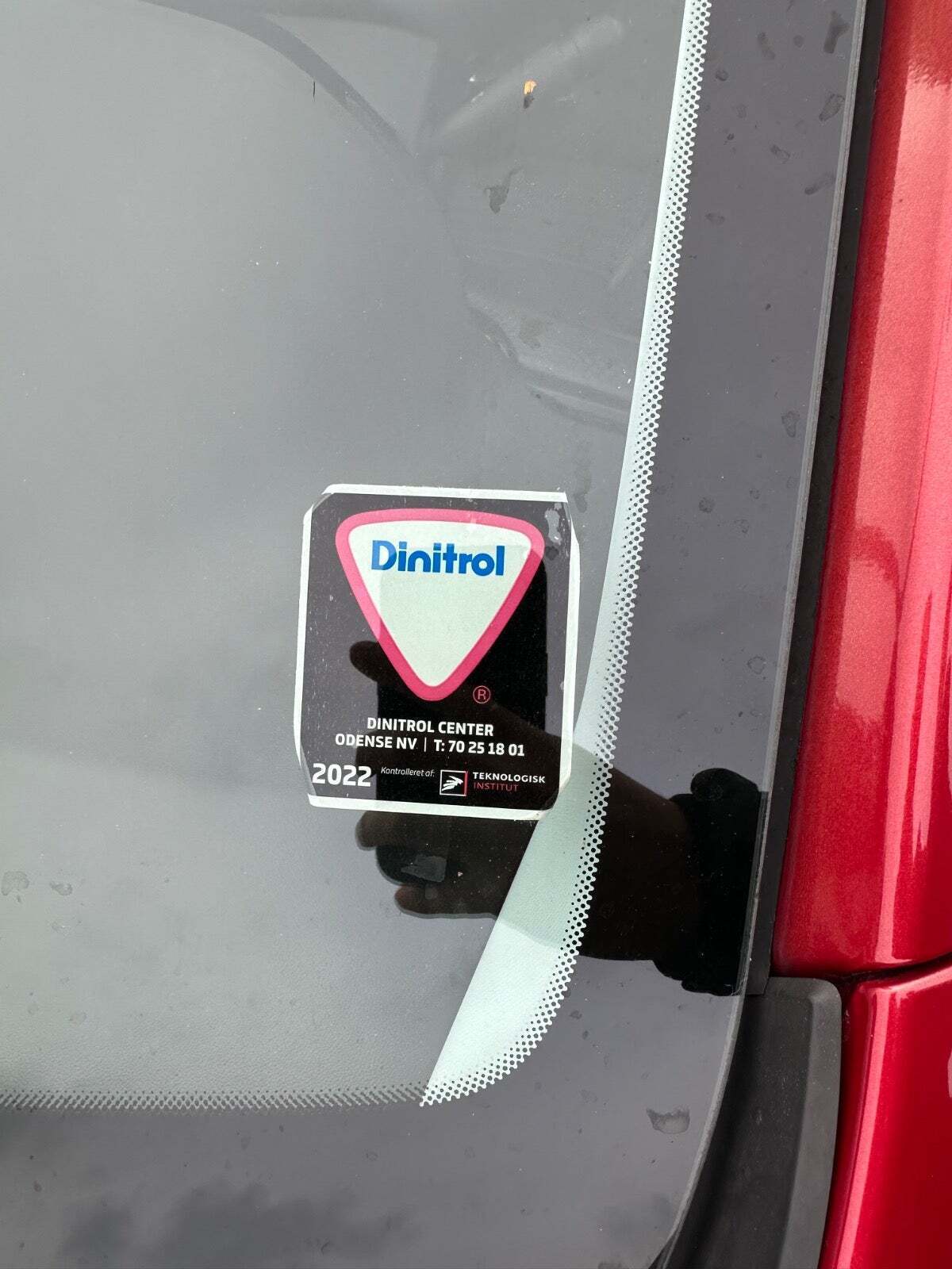 Rød Peugeot 2008 fra 2019