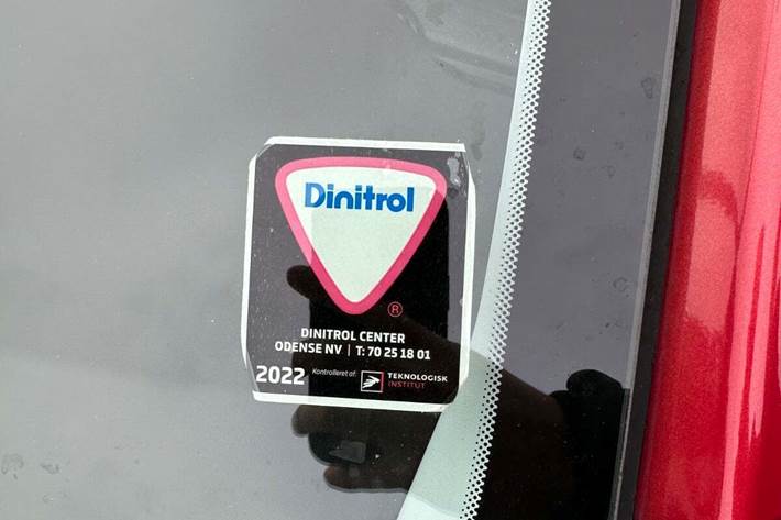 Rød Peugeot 2008 fra 2019