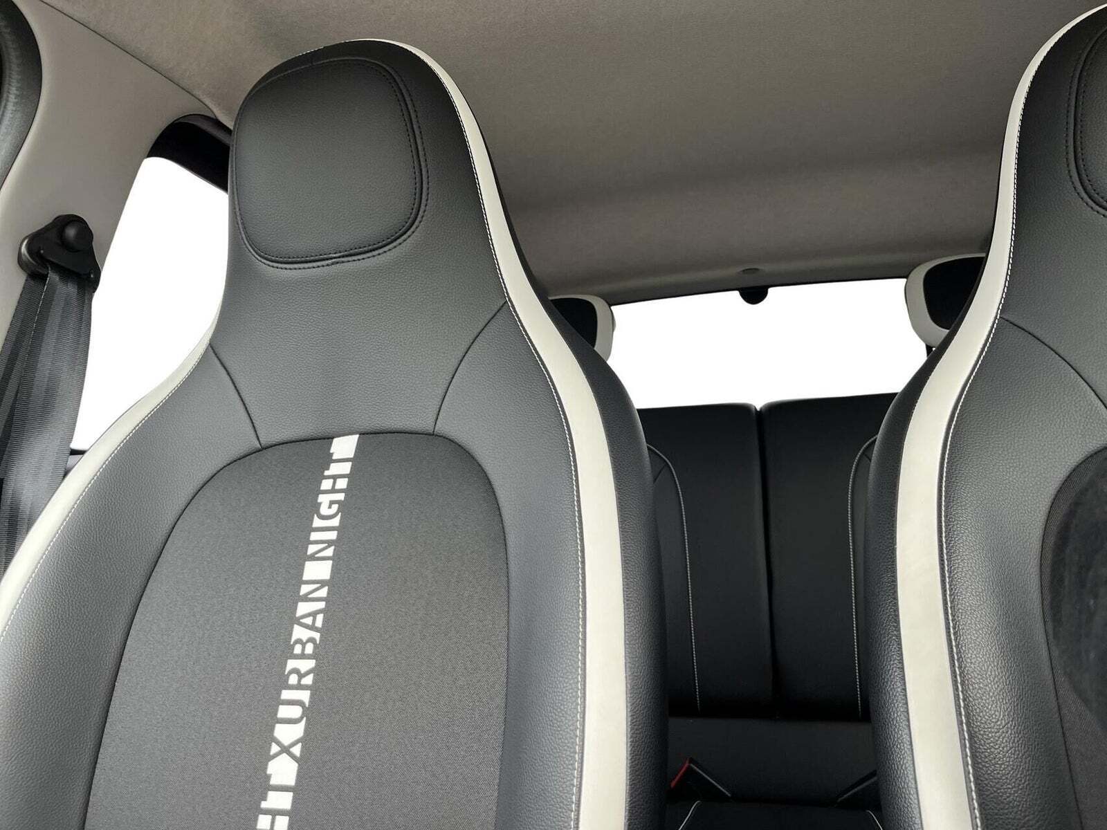 Sort Renault Twingo fra 2022