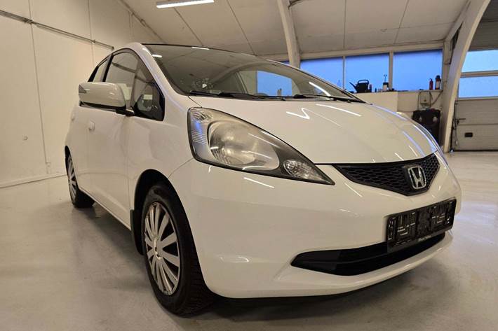 Hvid Honda Jazz fra 2008