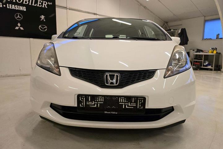 Hvid Honda Jazz fra 2008