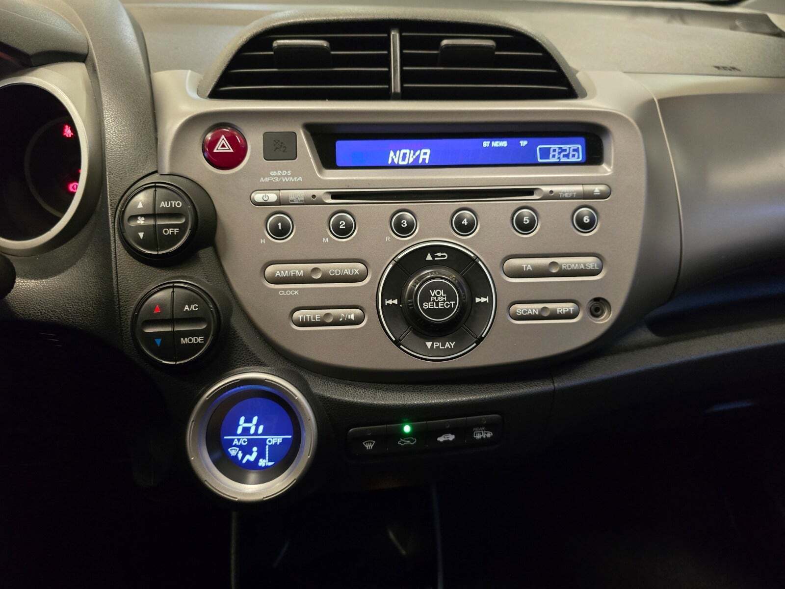 Hvid Honda Jazz fra 2008