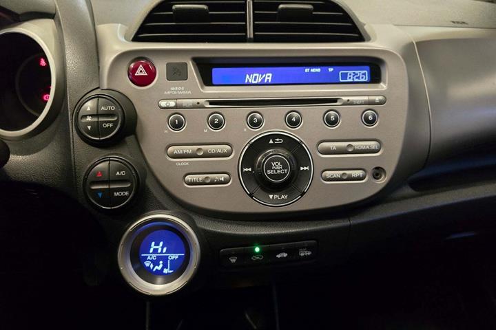 Hvid Honda Jazz fra 2008