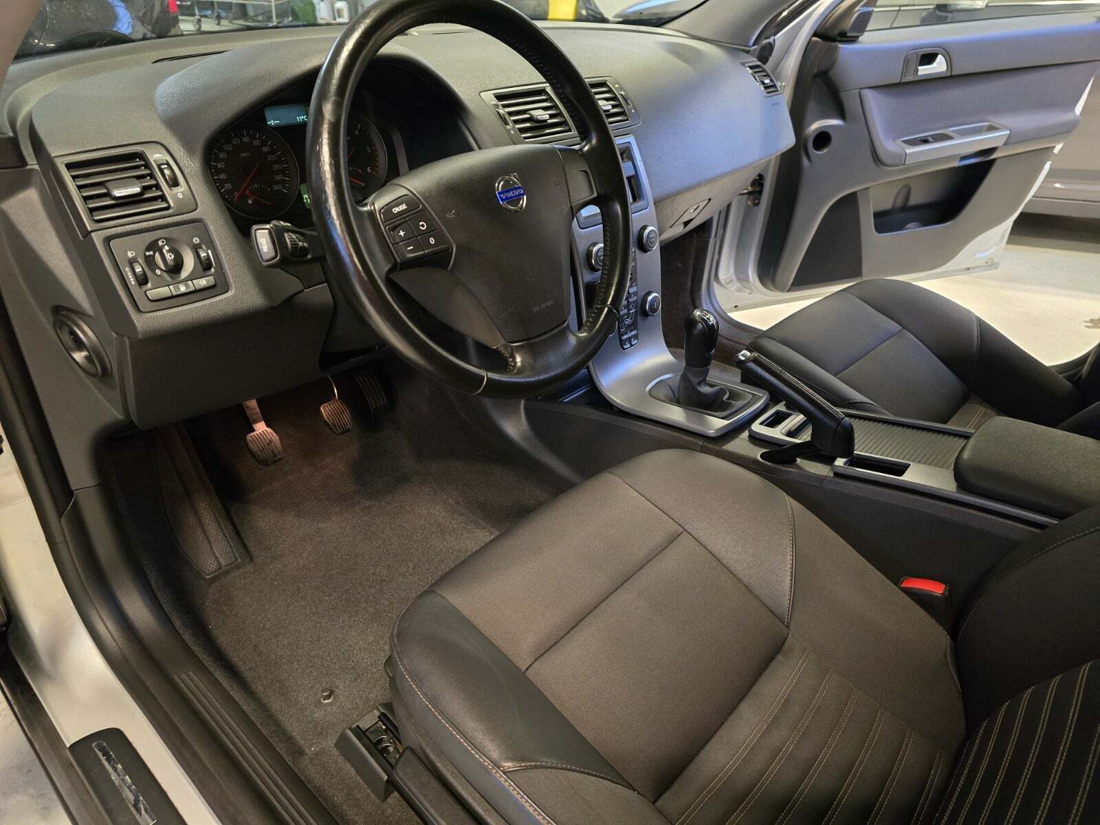 Sølv Volvo V50 fra 2010