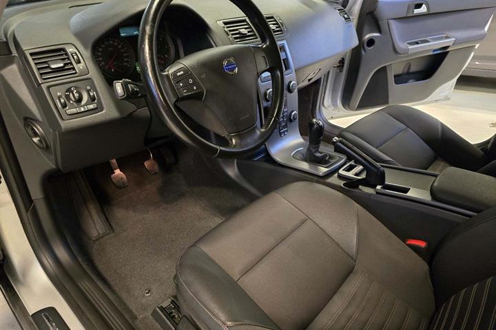 Sølv Volvo V50 fra 2010