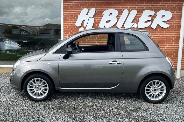 Grå Fiat 500 fra 2011