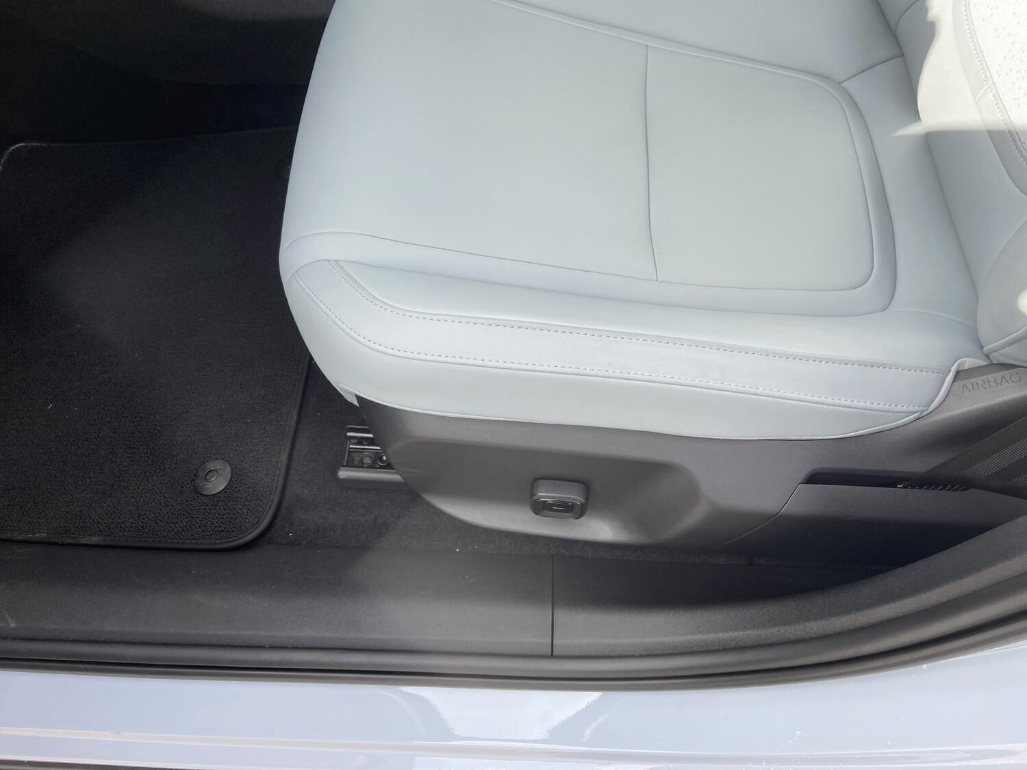 Blå Volvo EX30 fra 2023