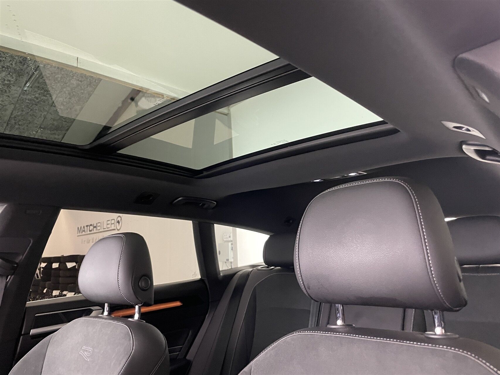 Grå VW Arteon fra 2021