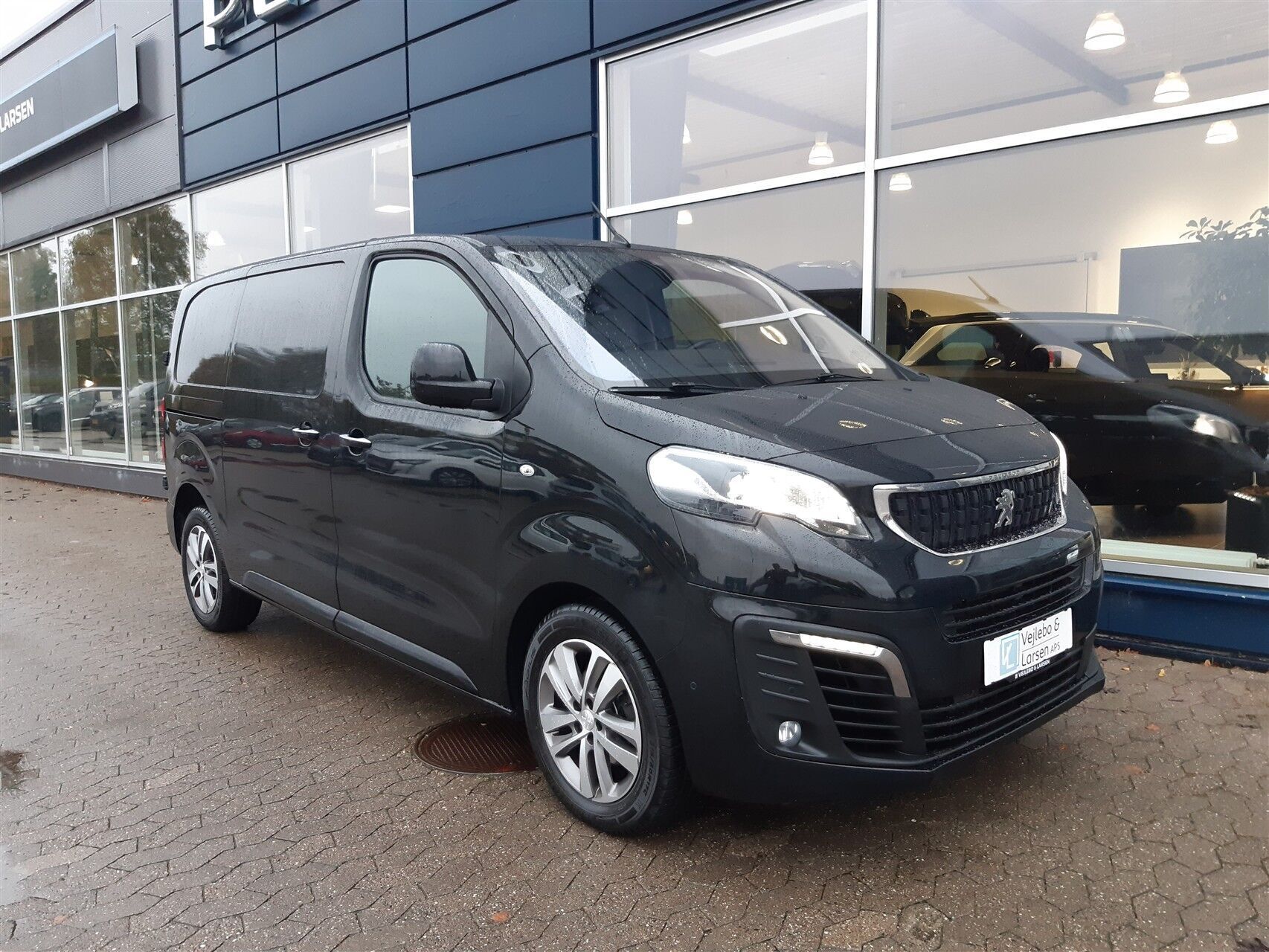 Peugeot Expert 2,0 L2 BlueHDi Ultimate EAT8 177HK Van 8g Aut.