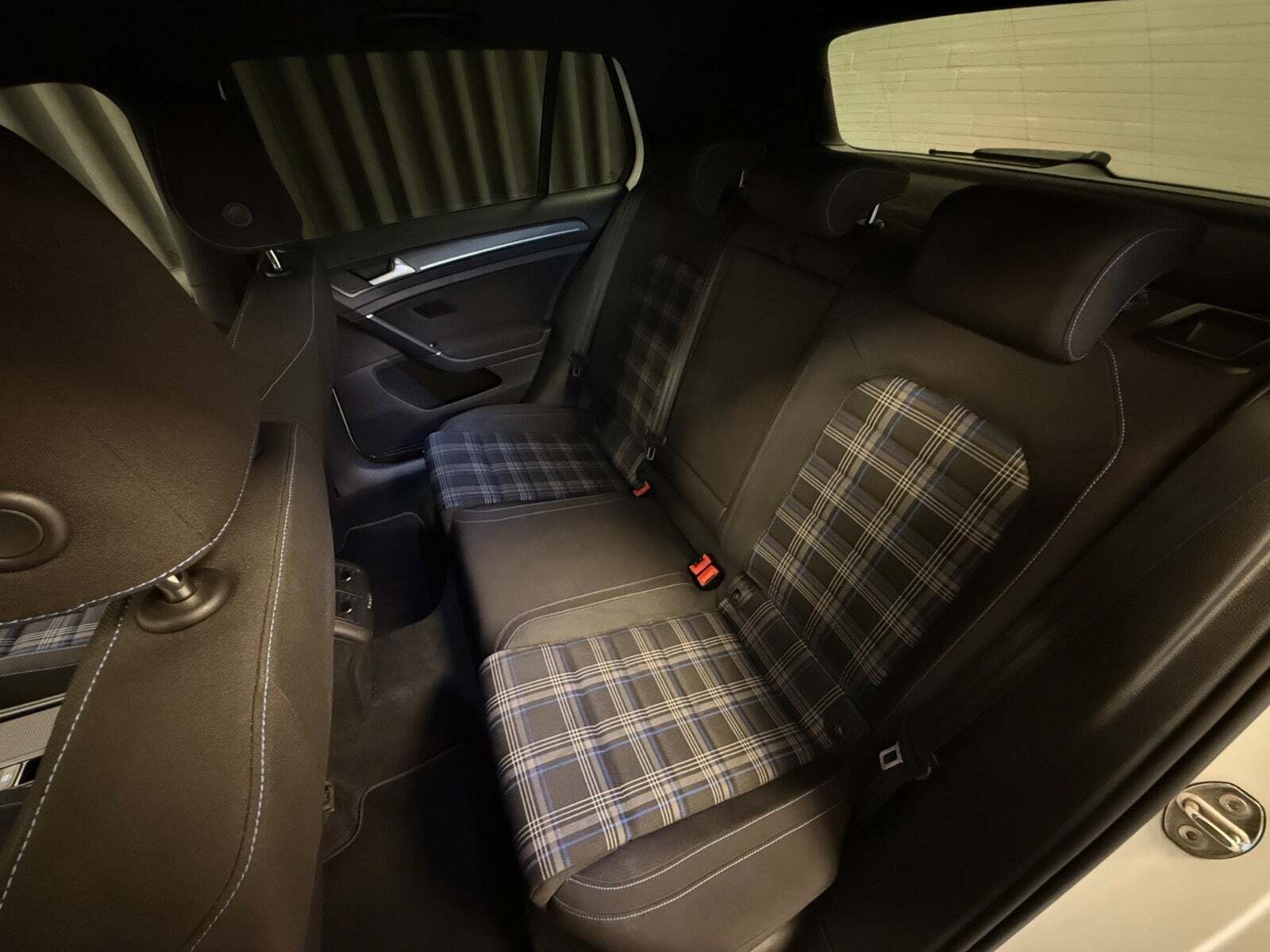 Hvid VW Golf VII fra 2018