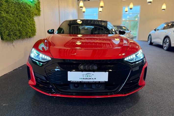 Rød Audi e-tron GT fra 2023