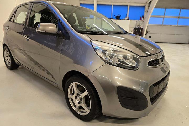 Grå Kia Picanto fra 2012