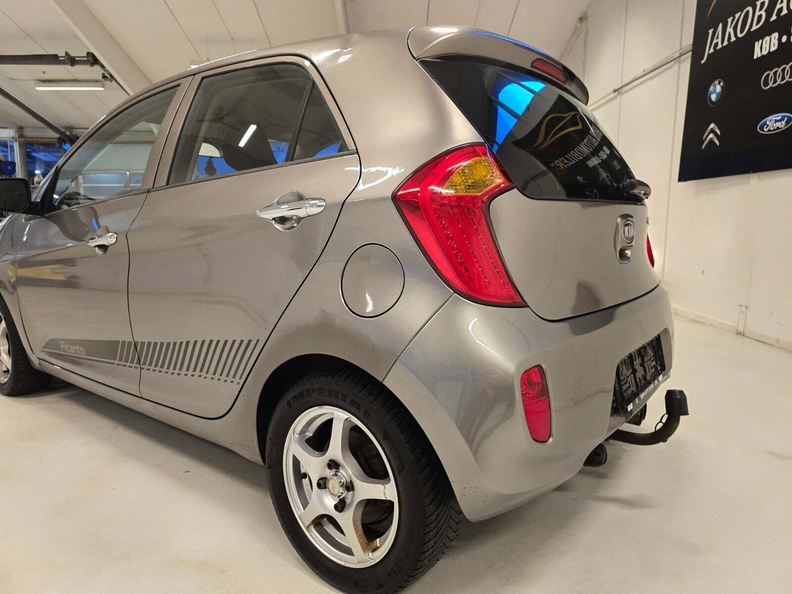 Grå Kia Picanto fra 2012