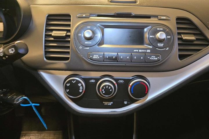 Grå Kia Picanto fra 2012