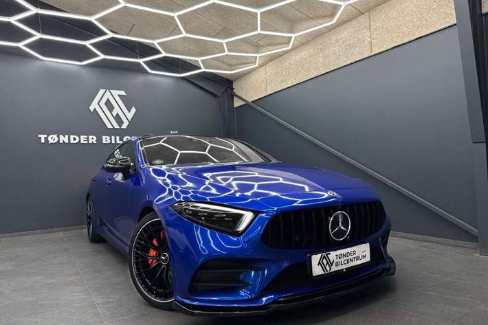 Orange Mercedes CLS450 fra 2018 set udefra