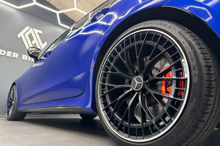 Orange Mercedes CLS450 fra 2018