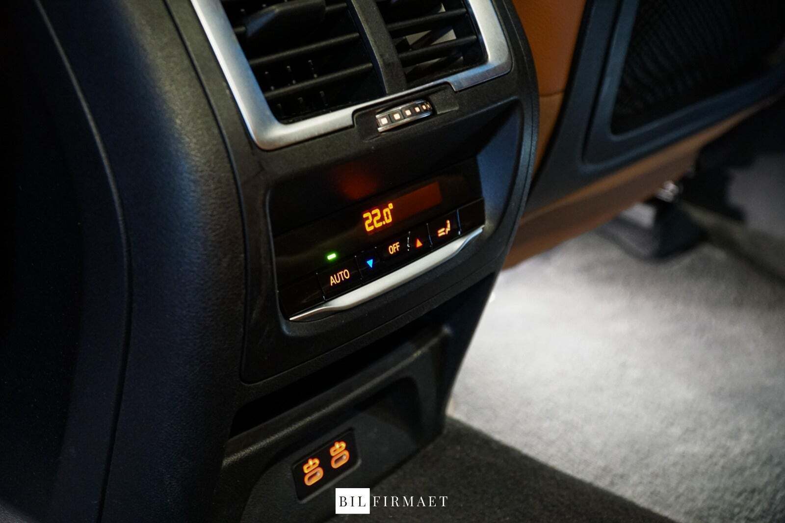 Grå BMW iX3 fra 2023