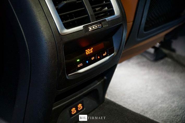 Grå BMW iX3 fra 2023