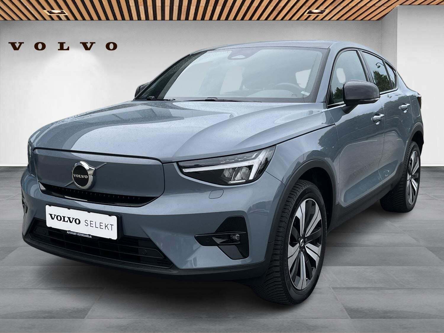 Grå Volvo C40 fra 2023 set udefra