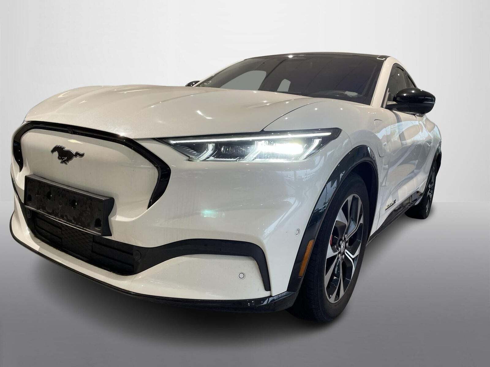 Hvid Ford Mustang Mach-E fra 2022