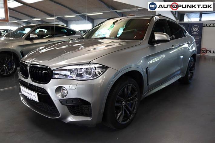 Grå BMW X6 fra 2016 set udefra