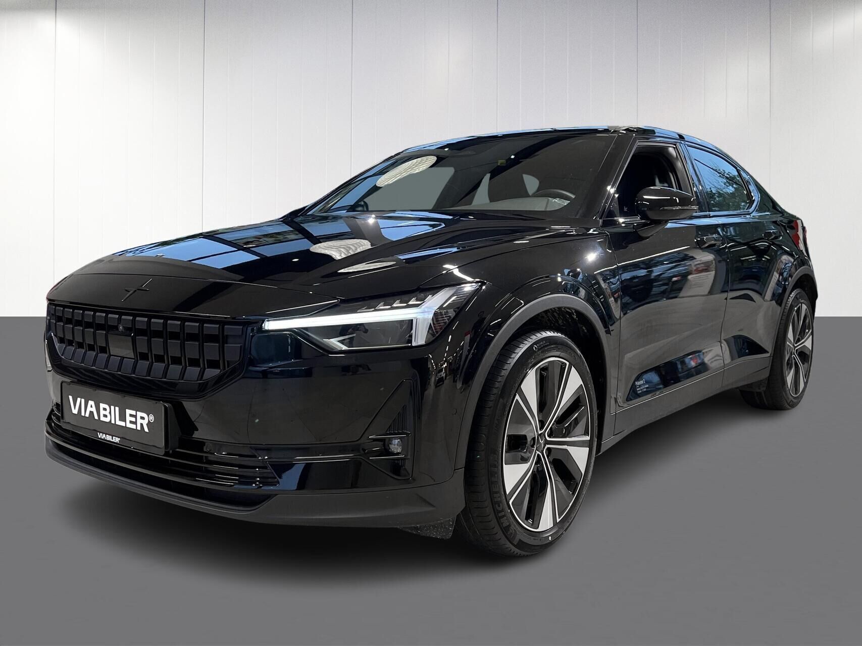 Sort Polestar 2 fra 2022 set udefra