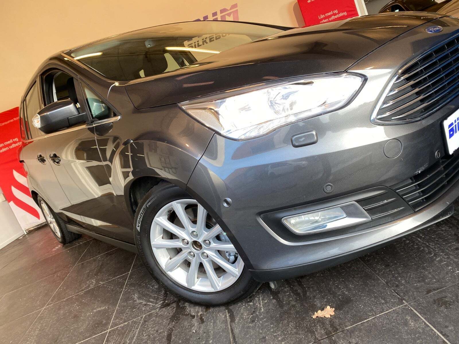 Grå Ford Grand C-Max fra 2018