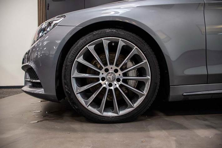 Grå Mercedes S500 fra 2016