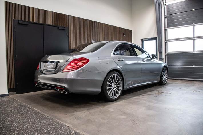 Grå Mercedes S500 fra 2016