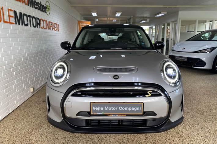Sølv Mini Cooper SE fra 2023