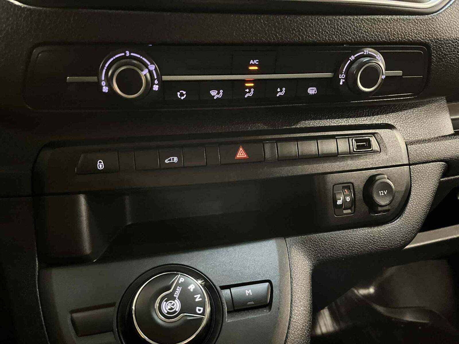 Grå Toyota ProAce fra 2022