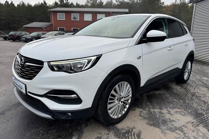 Hvid Opel Grandland X fra 2018