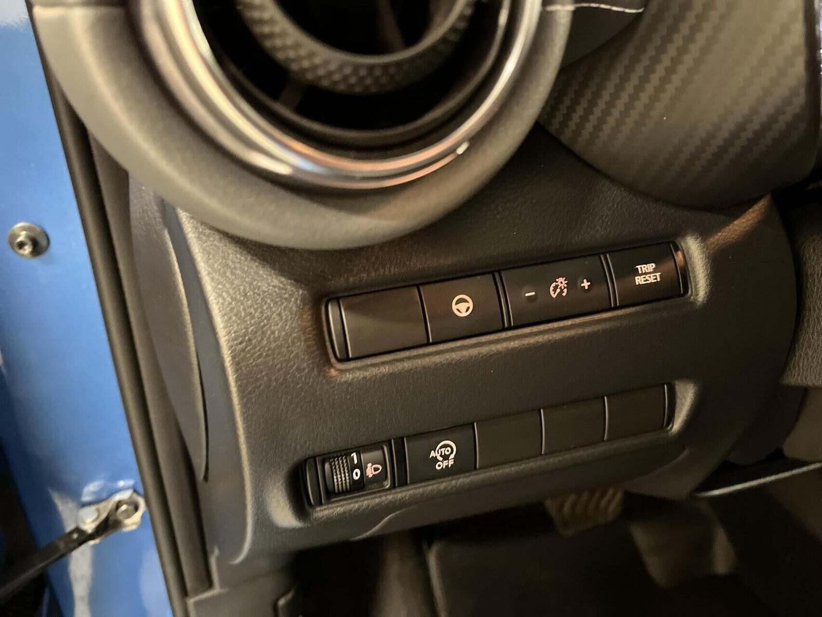 Blå Nissan Juke fra 2021