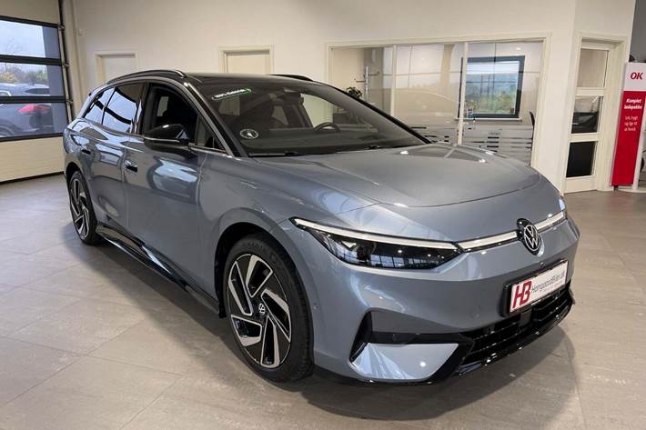 Blå VW ID.7 fra 2024 set udefra