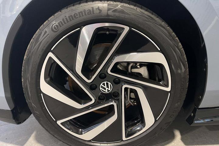 Blå VW ID.7 fra 2024