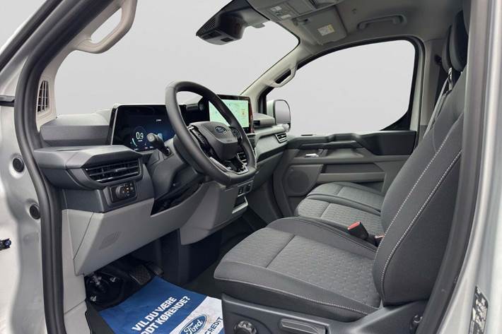 Sølv Ford Transit Custom 320L fra 2026