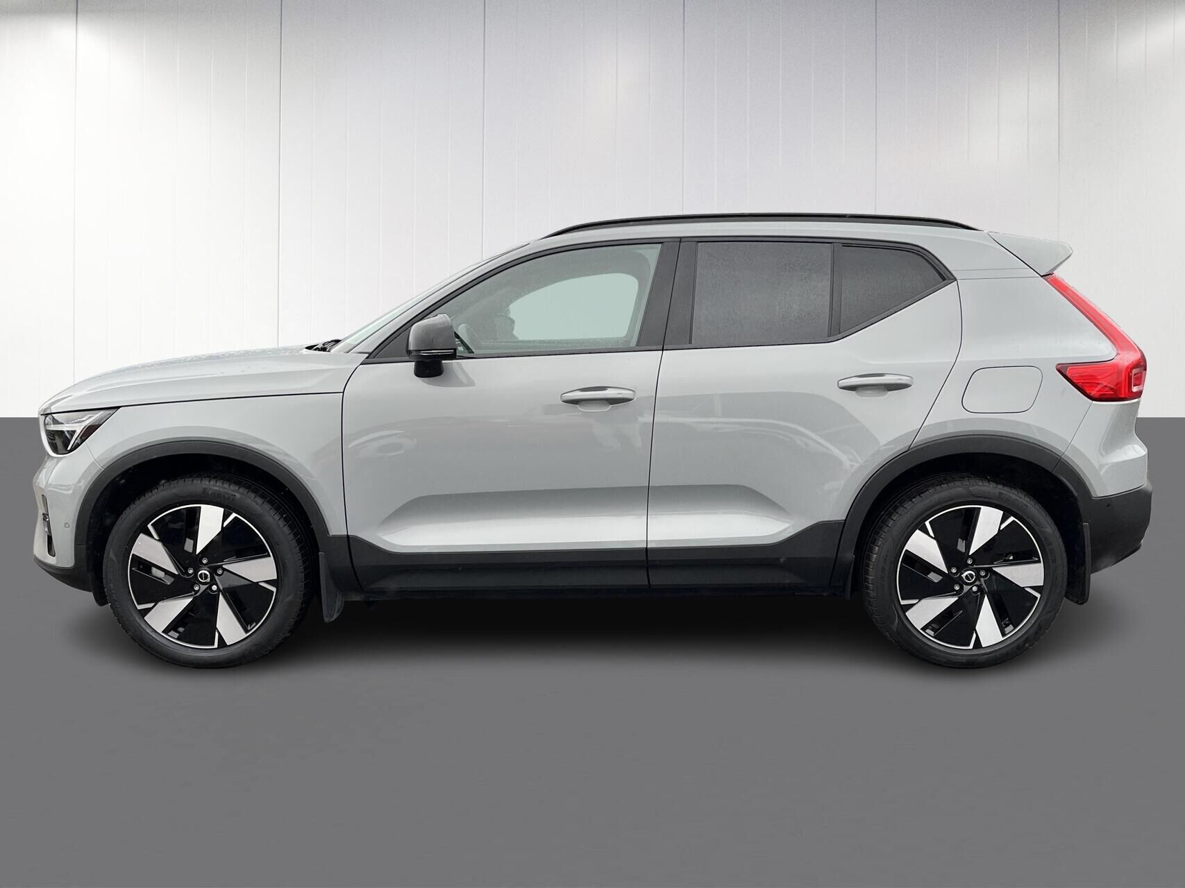 Volvo EX40 Single Motor Extended Range Plus 252HK 5d Aut.