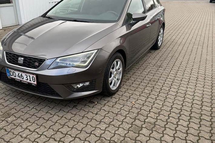 Grå Seat Leon fra 2015