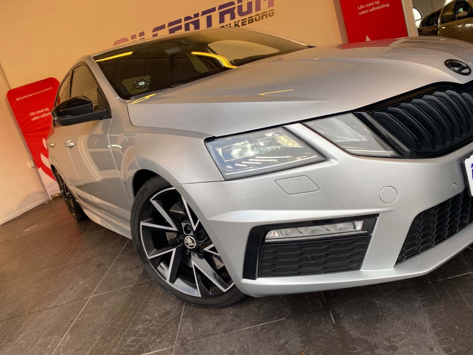 Sølv Skoda Octavia fra 2019