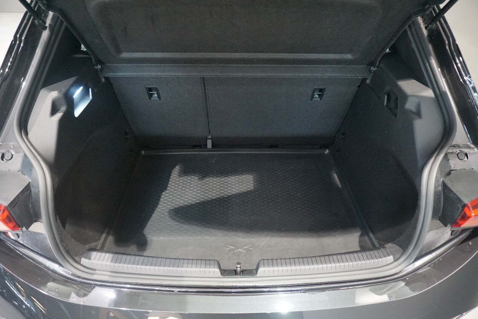 Grå Cupra Born fra 2023