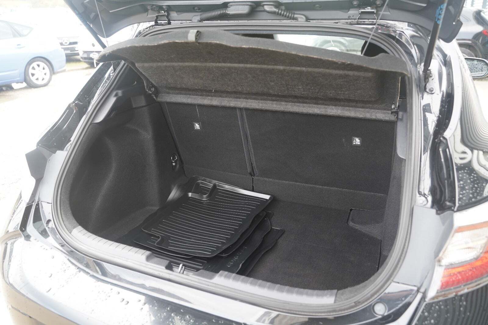 Sort Toyota Corolla fra 2019