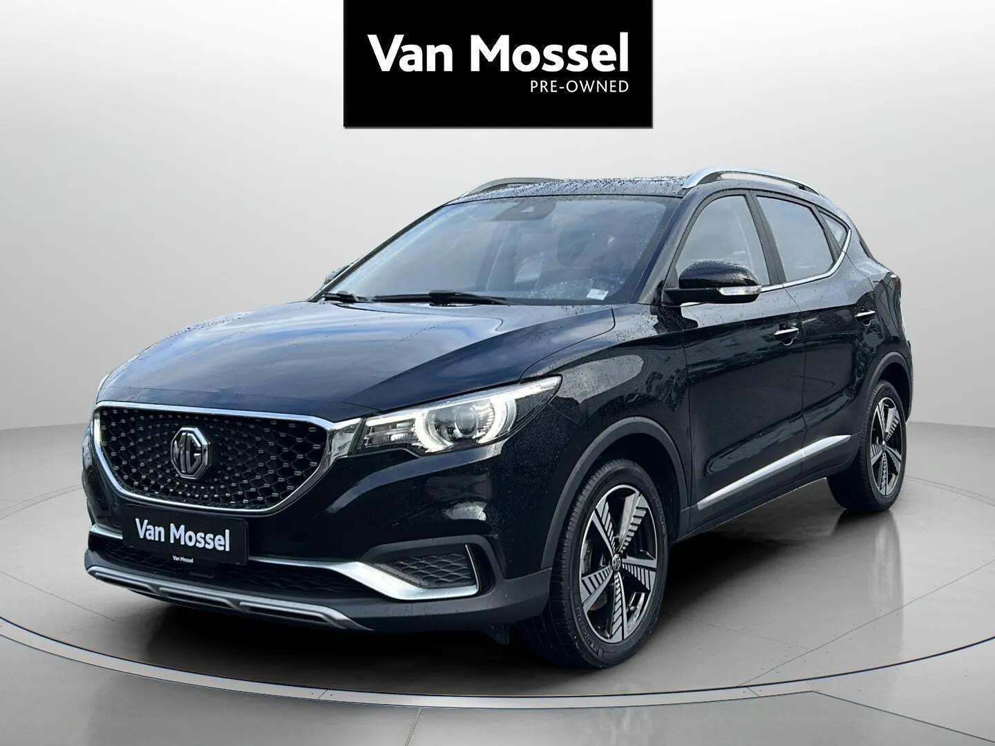 Sort MG ZS fra 2020 set udefra