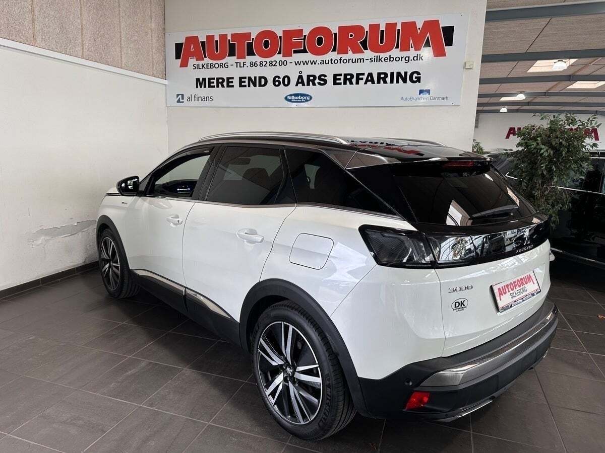 Hvid Peugeot 3008 fra 2021