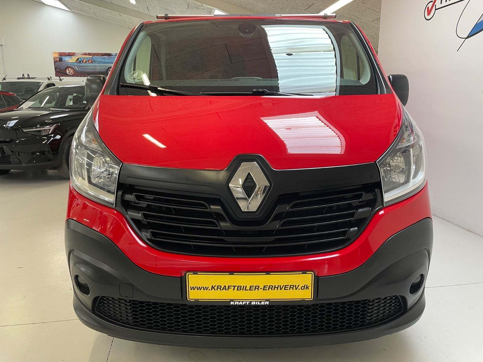 Rød Renault Trafic T29 fra 2019