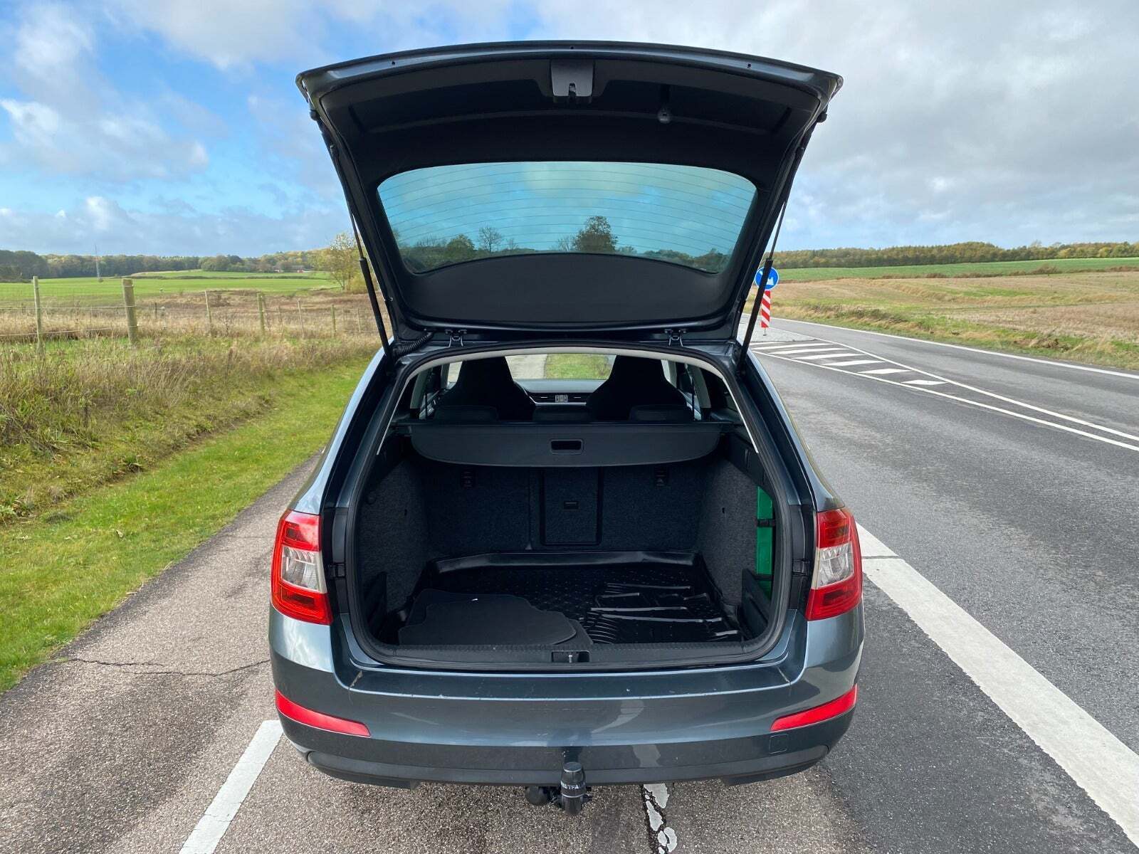 Grå Skoda Octavia fra 2015