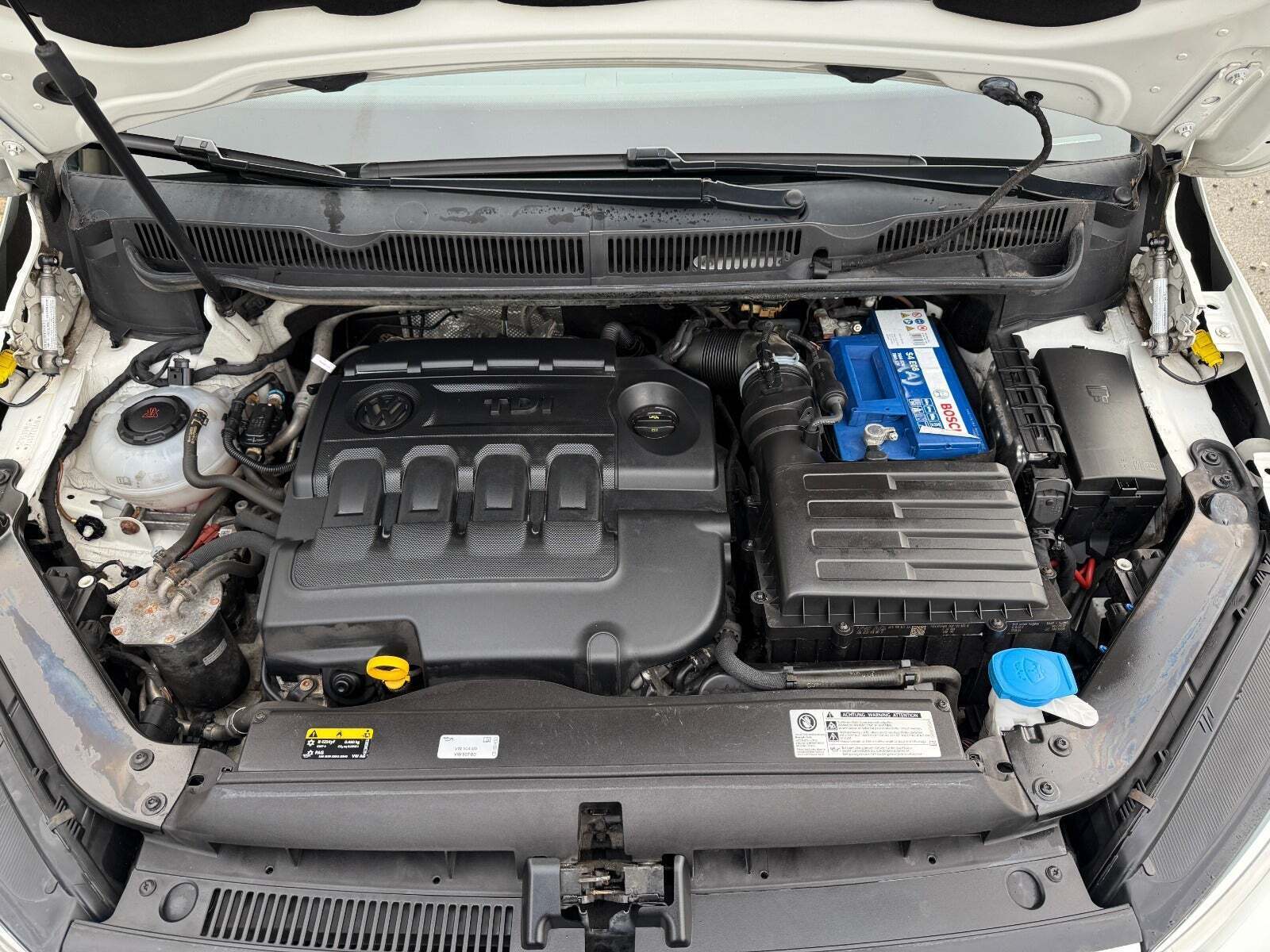 Hvid VW Touran fra 2018