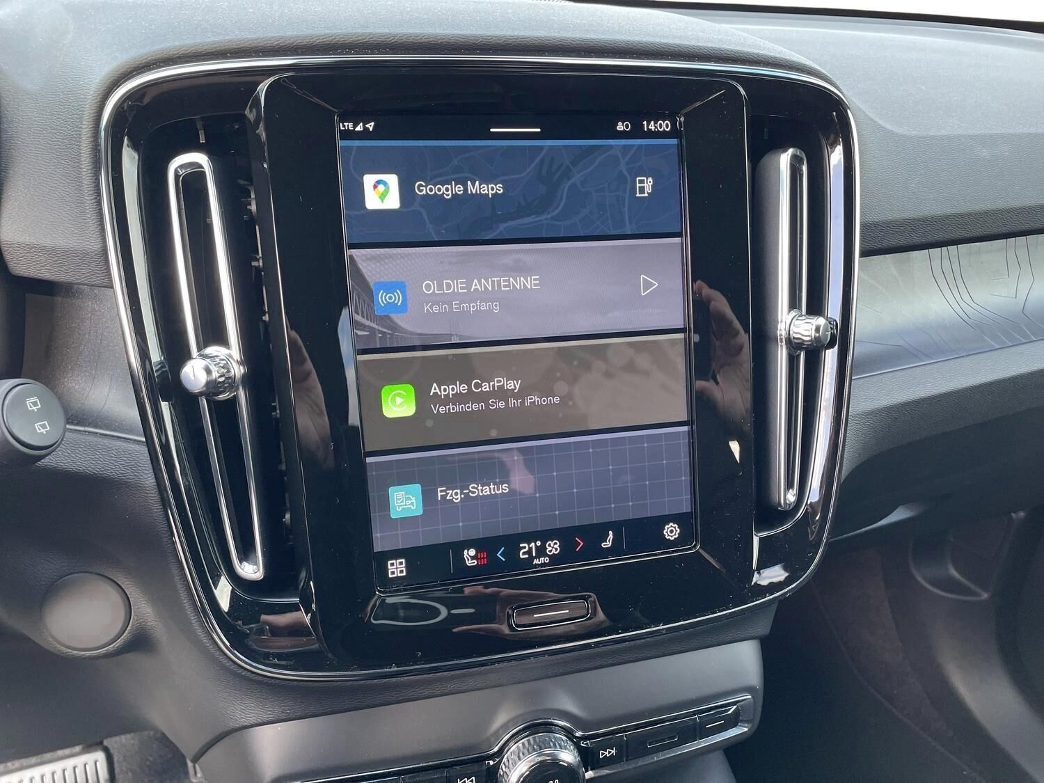 Sort Volvo EX40 fra 2025