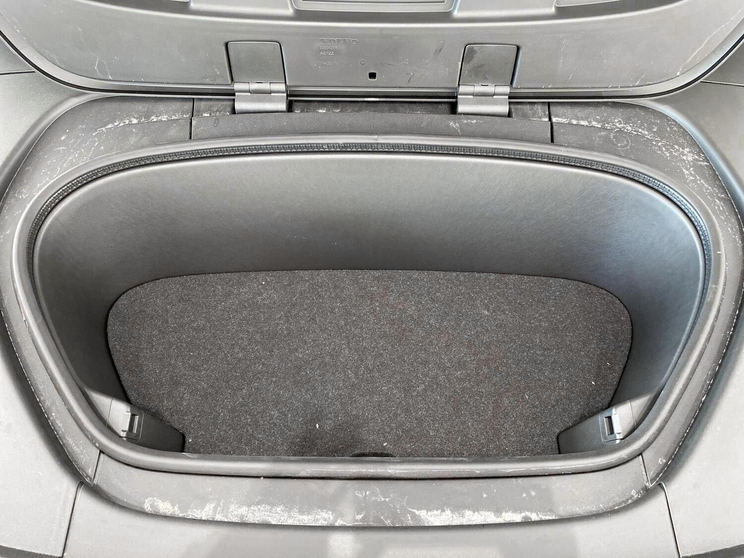 Grå Volvo EX40 fra 2025