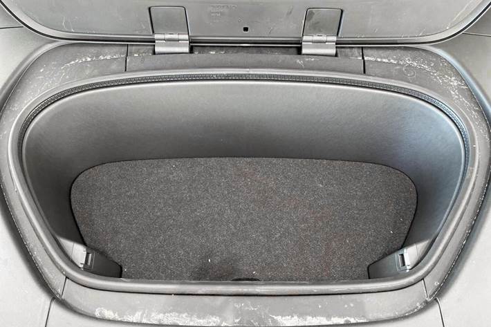 Grå Volvo EX40 fra 2025